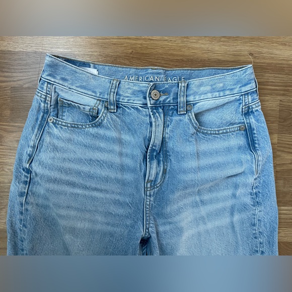 4 Regular American Eagle Mom Jean - Picture 2 of 11